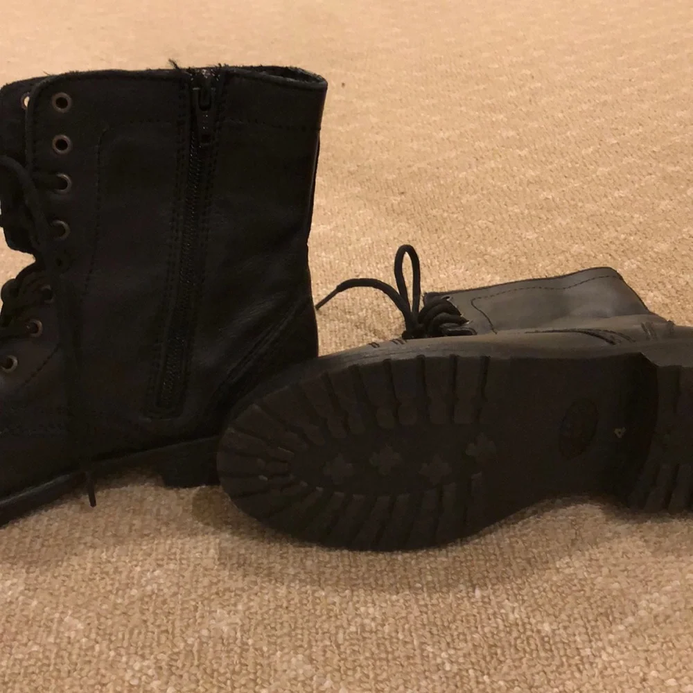 Steve Madden girls black boots size 4